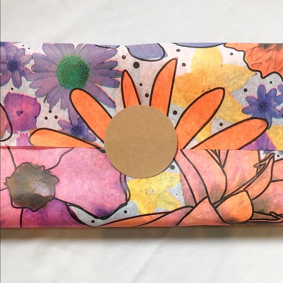 Bright and happy floral tissue paper 12 20”x30” sheets - Picture 3 of 7